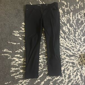 AG Farrah skinny ankle in dark dark blue sz 29